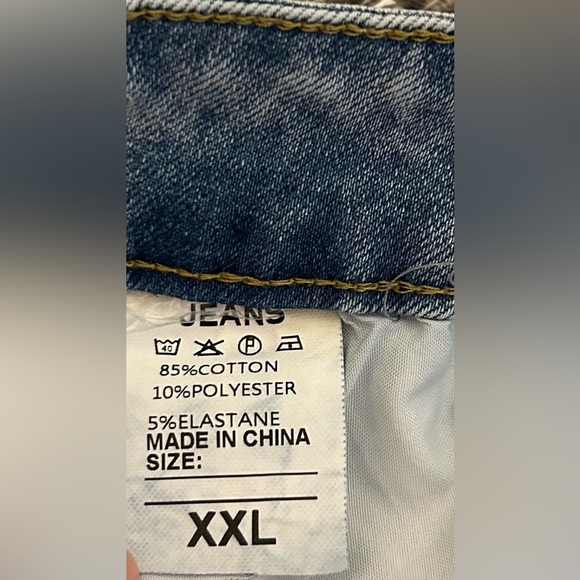 Women's Ripped Mid-Rise Denim Bermuda Shorts Frayed
Stretch Jean Shorts, XXL - Picture 9 of 9